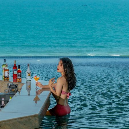 Awaken Da Nang Hotel Bagian luar foto
