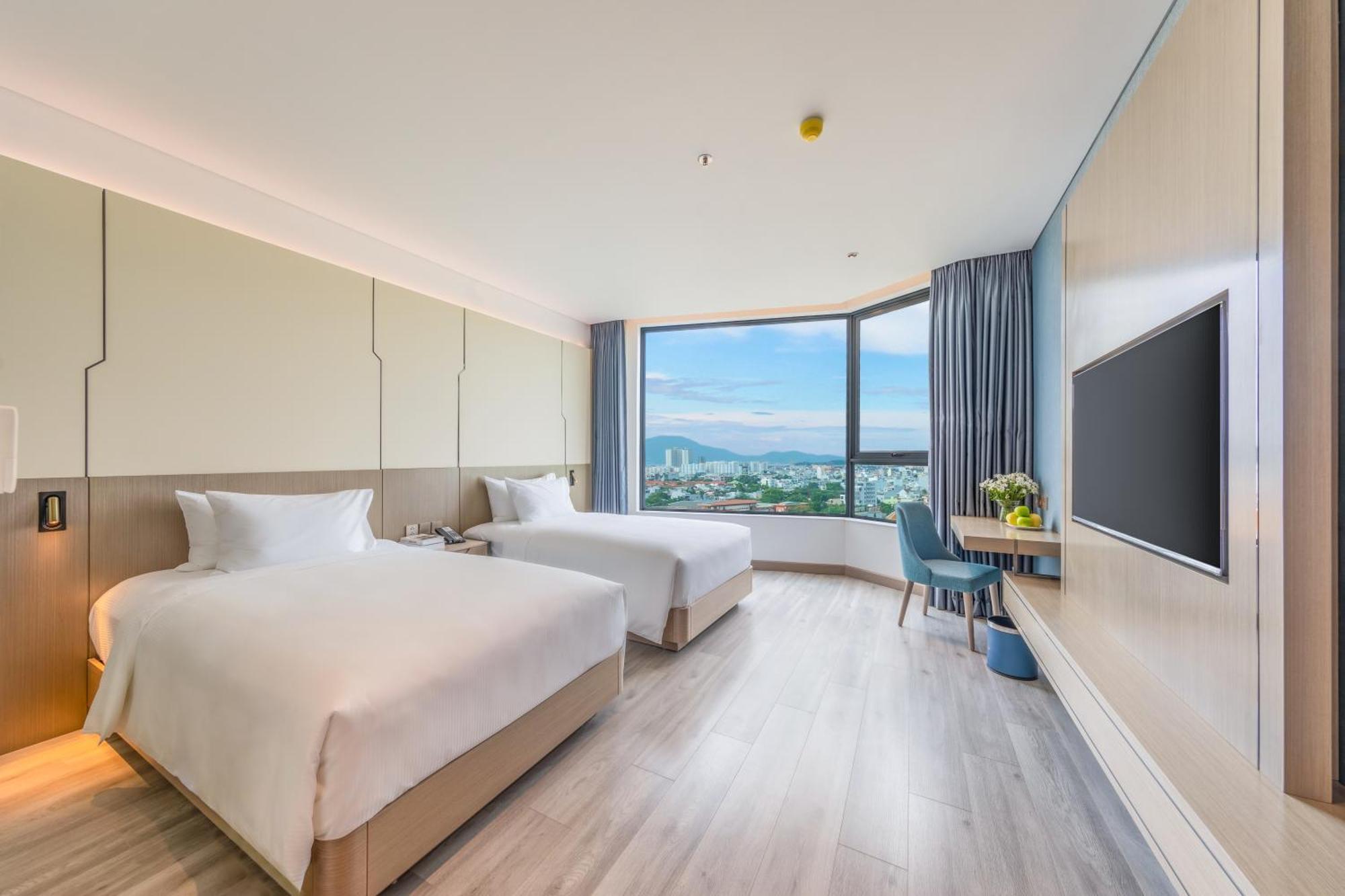 Awaken Da Nang Hotel Bagian luar foto