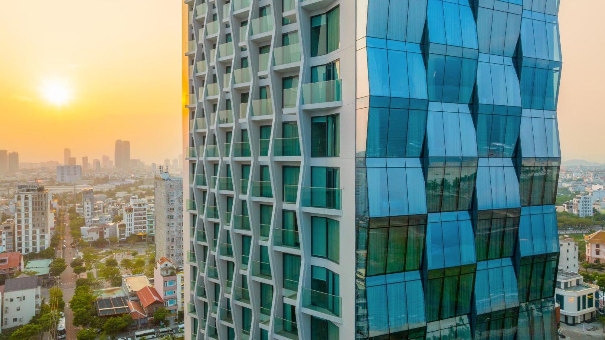 Awaken Da Nang Hotel Bagian luar foto