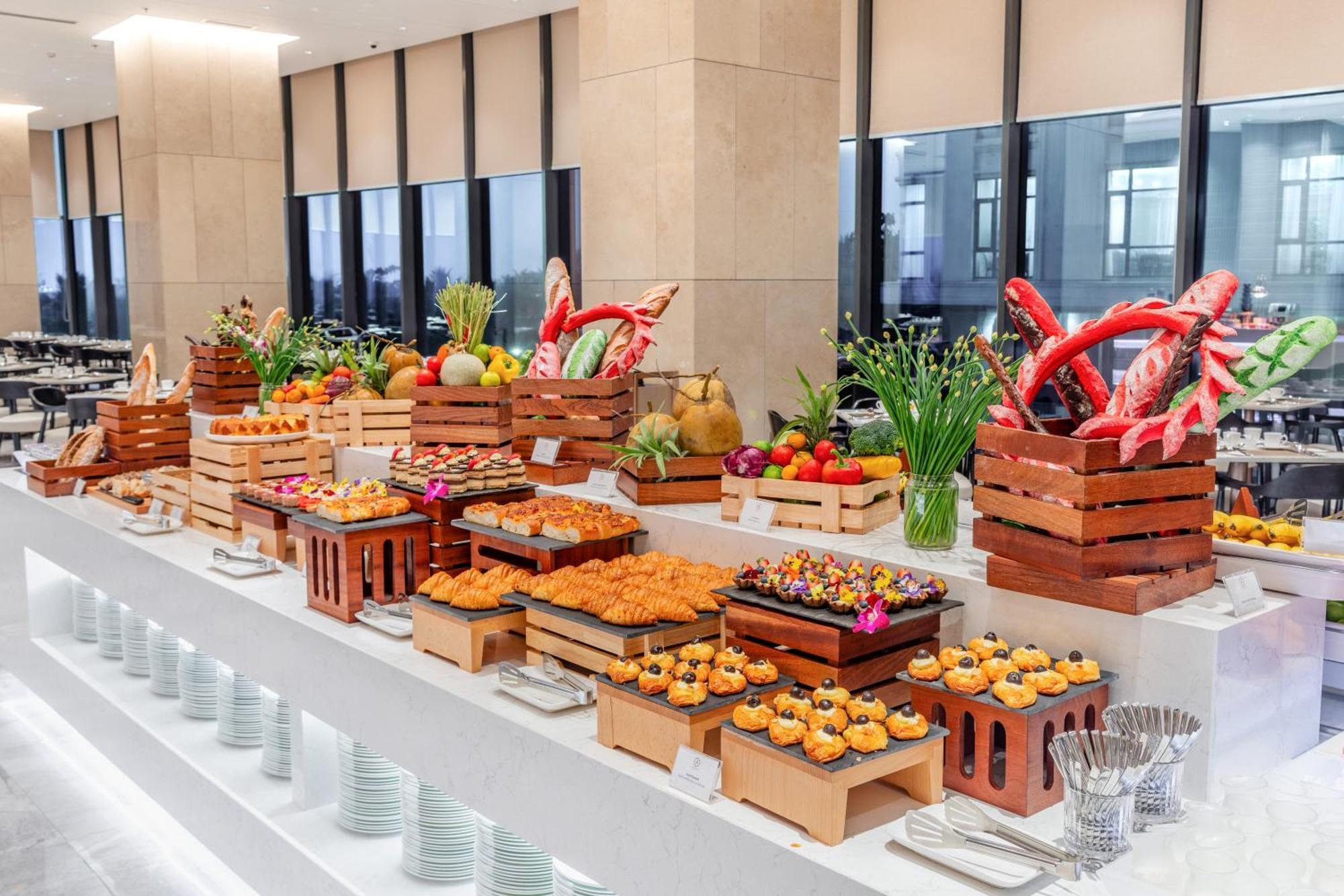 Awaken Da Nang Hotel Bagian luar foto