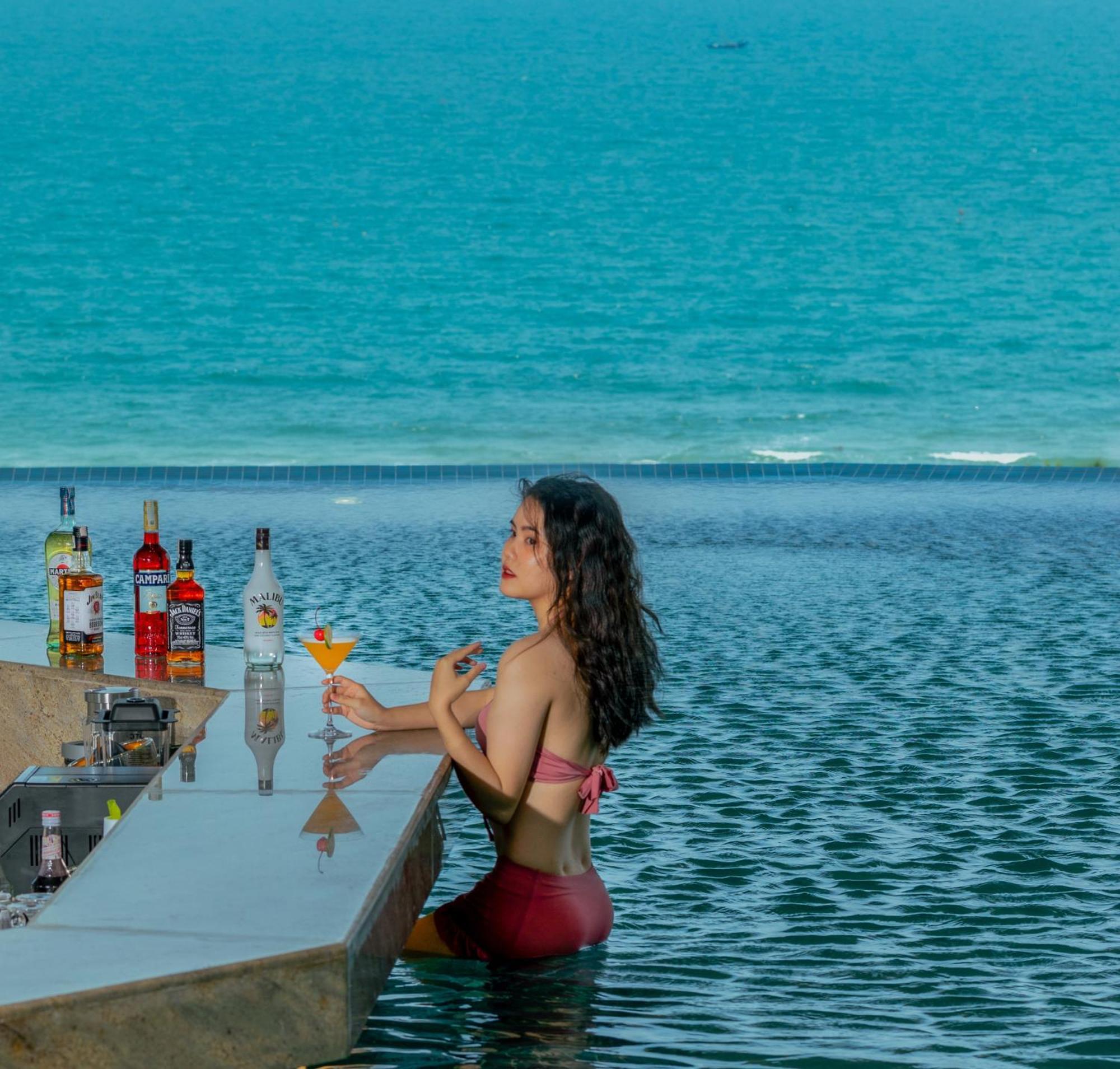 Awaken Da Nang Hotel Bagian luar foto