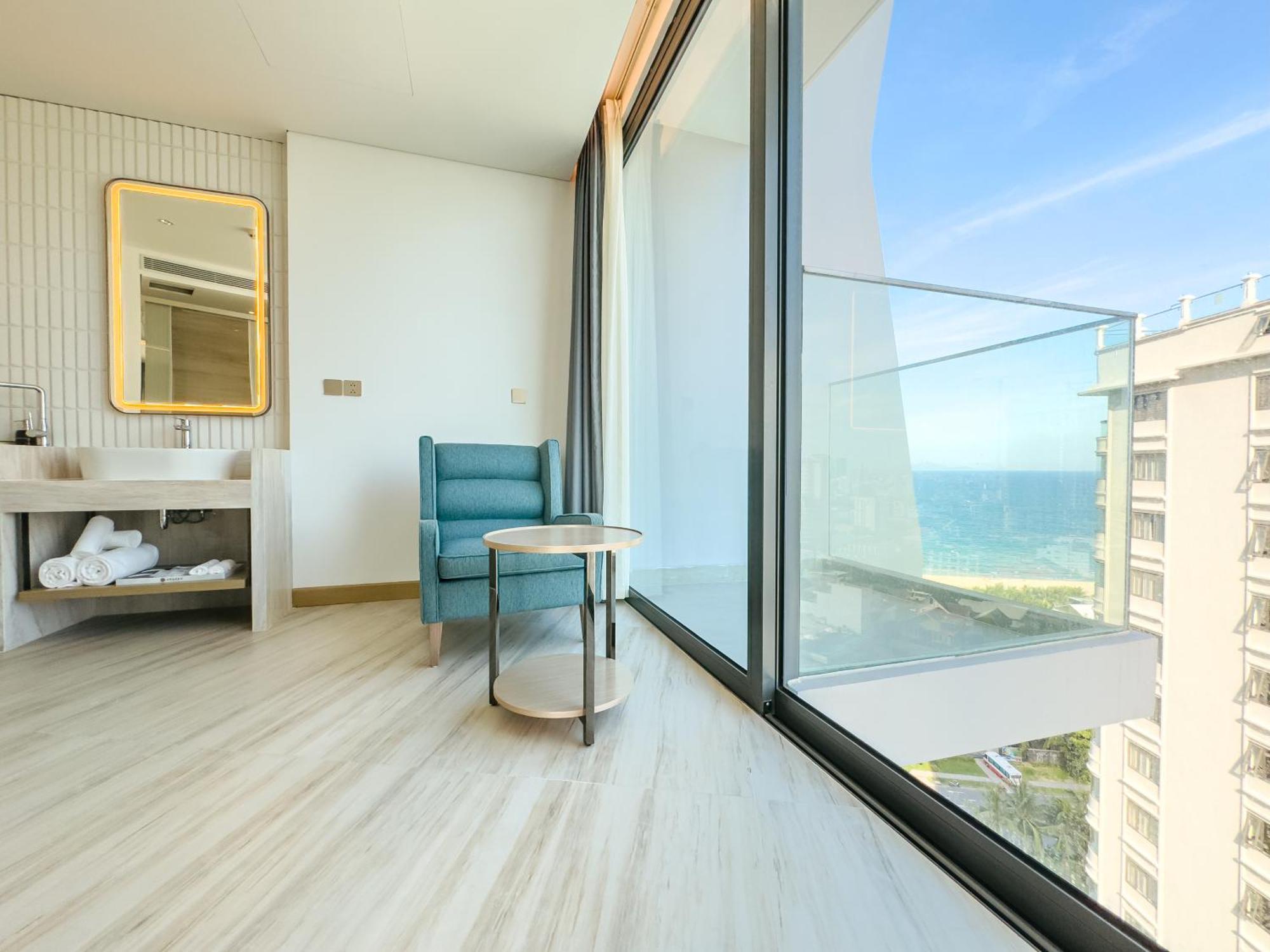 Awaken Da Nang Hotel Bagian luar foto
