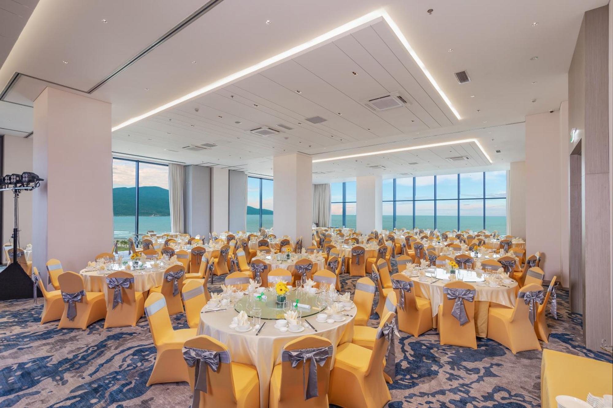Awaken Da Nang Hotel Bagian luar foto