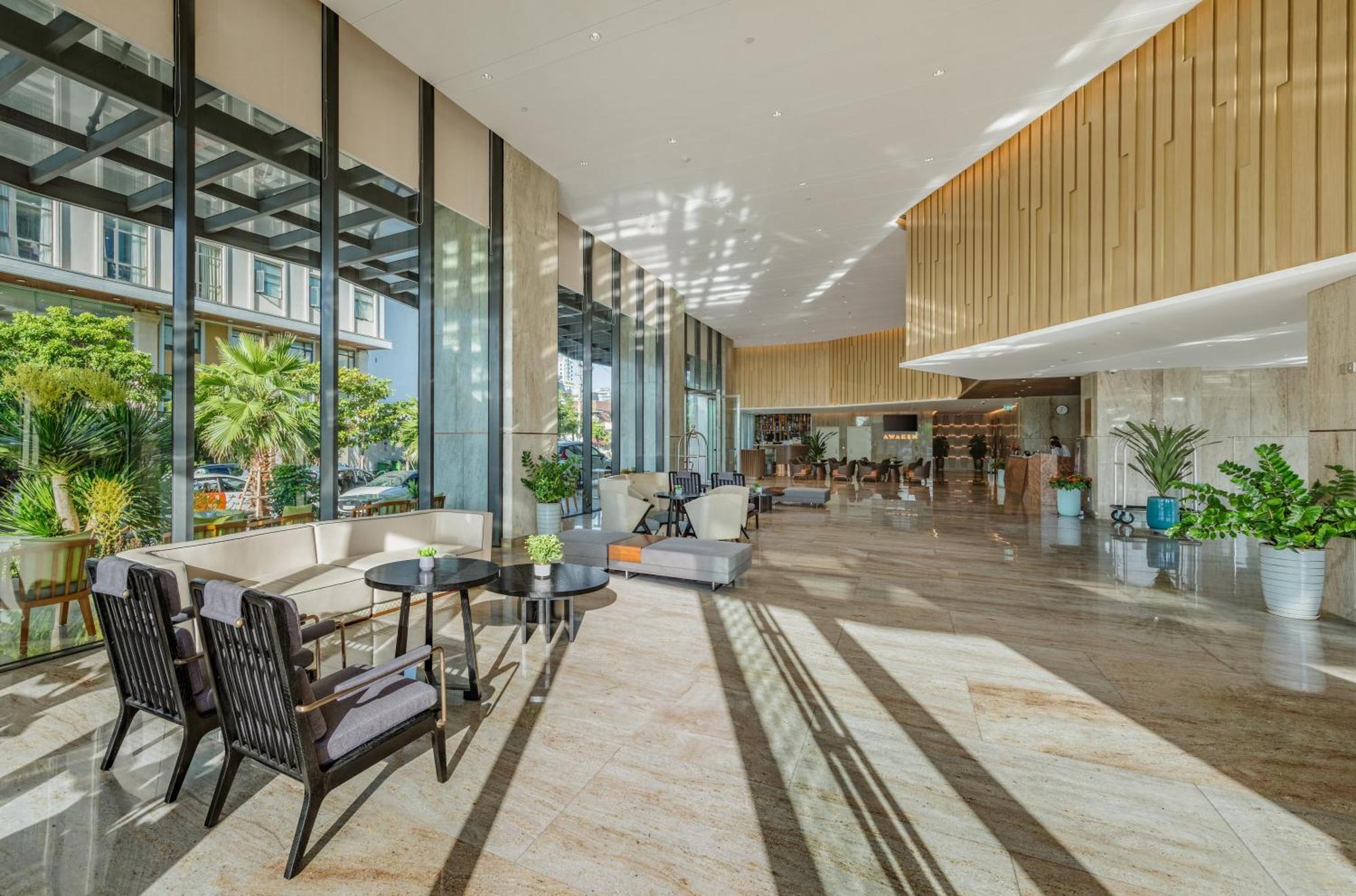 Awaken Da Nang Hotel Bagian luar foto