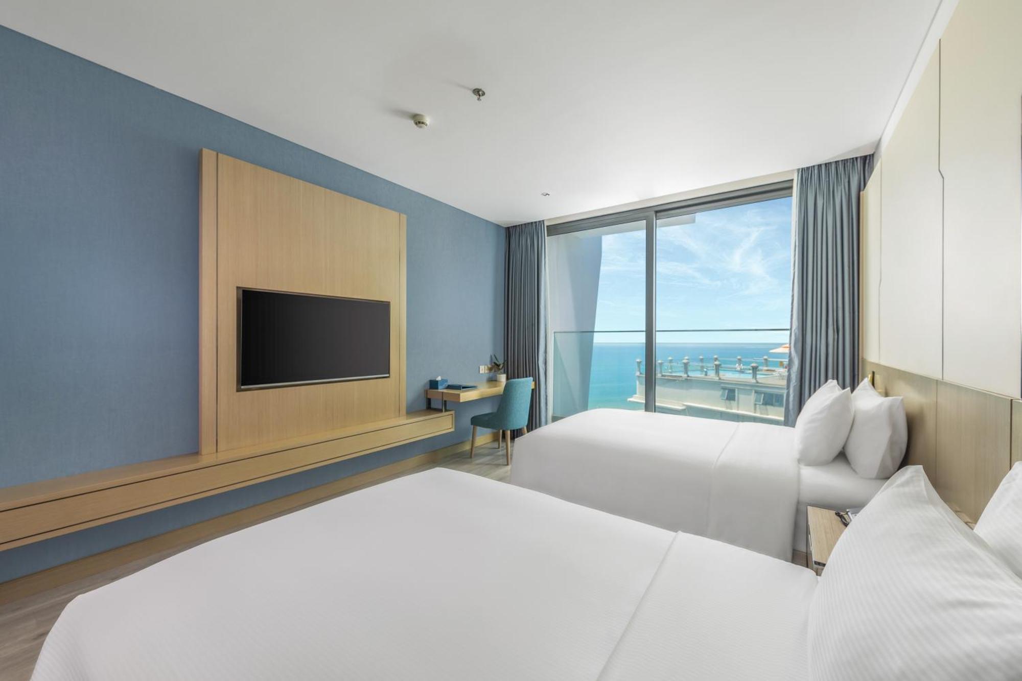 Awaken Da Nang Hotel Bagian luar foto