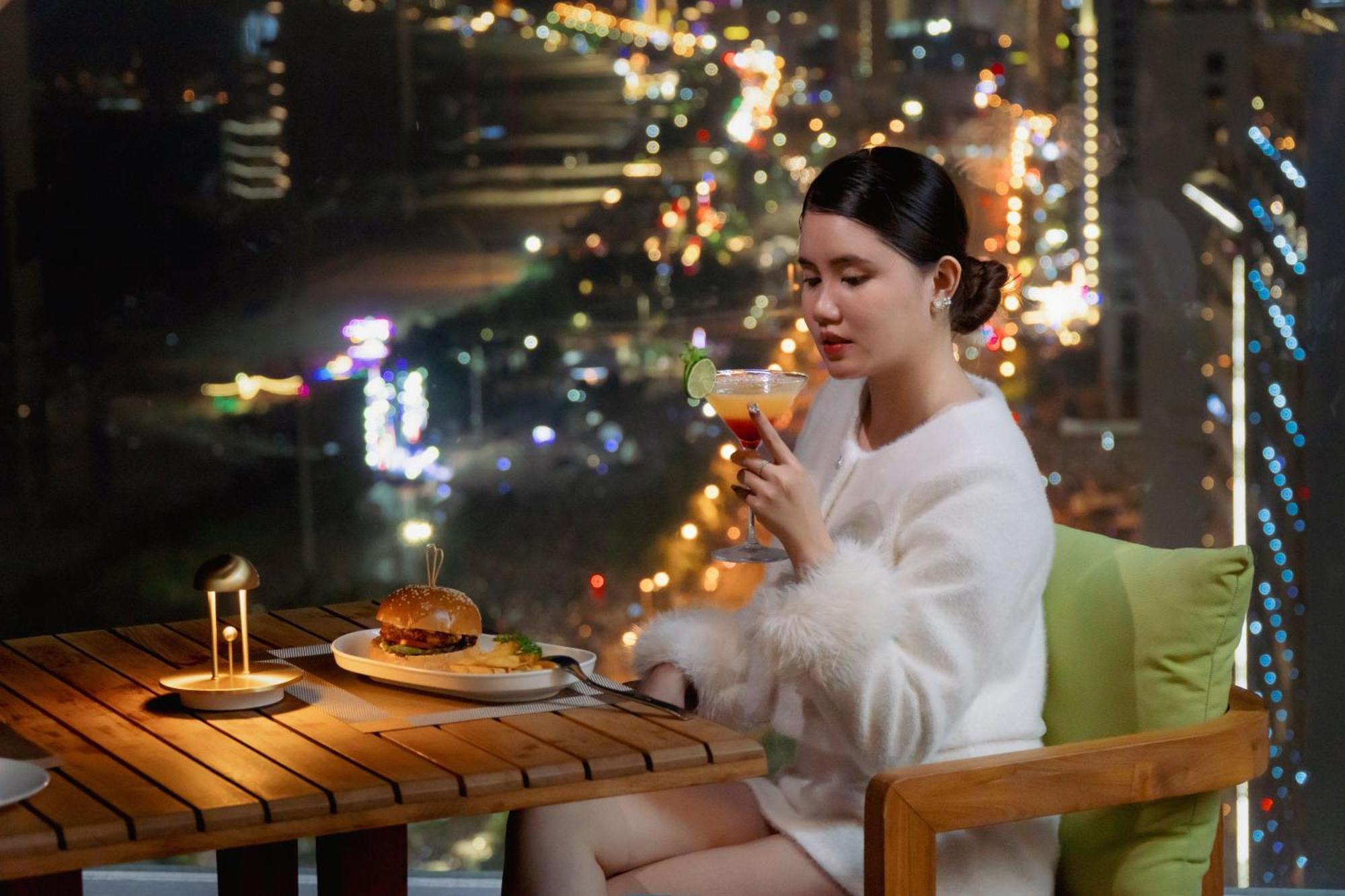 Awaken Da Nang Hotel Bagian luar foto