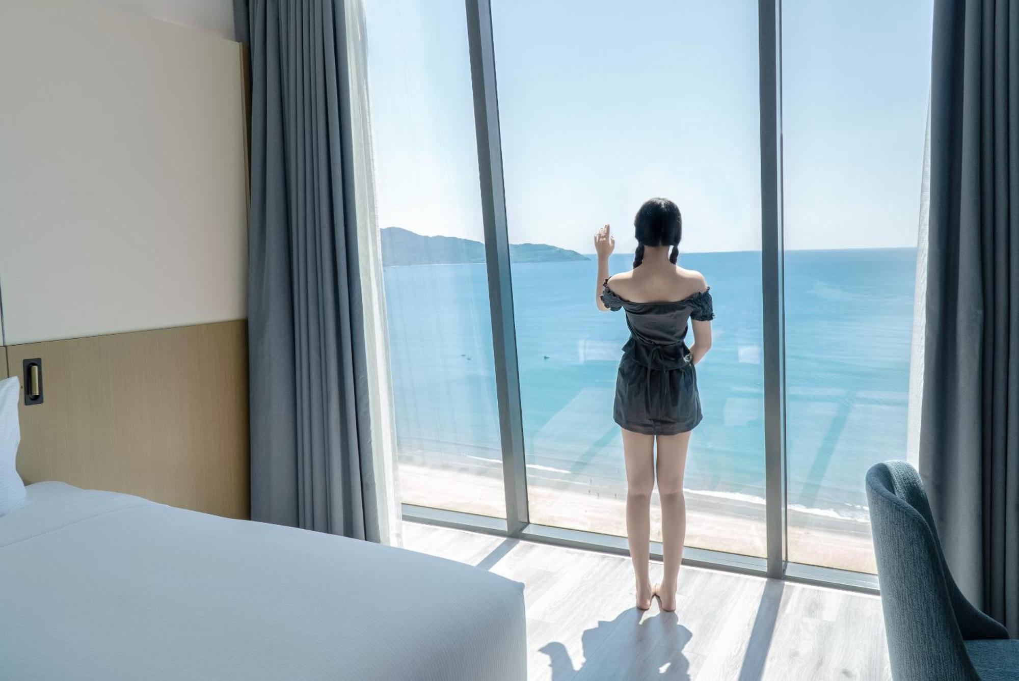 Awaken Da Nang Hotel Bagian luar foto