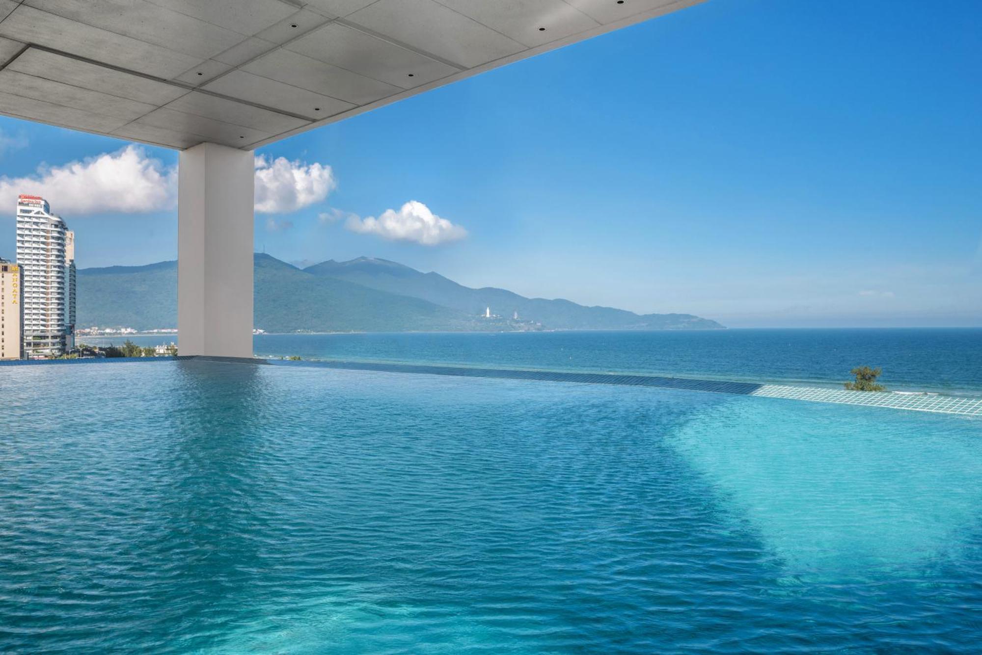 Awaken Da Nang Hotel Bagian luar foto