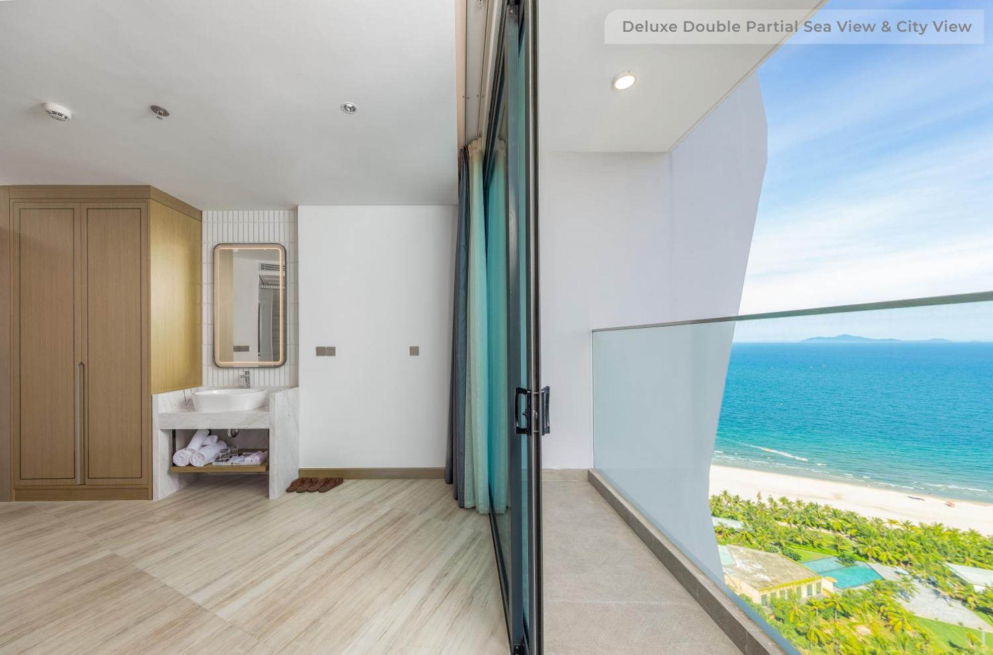 Awaken Da Nang Hotel Bagian luar foto