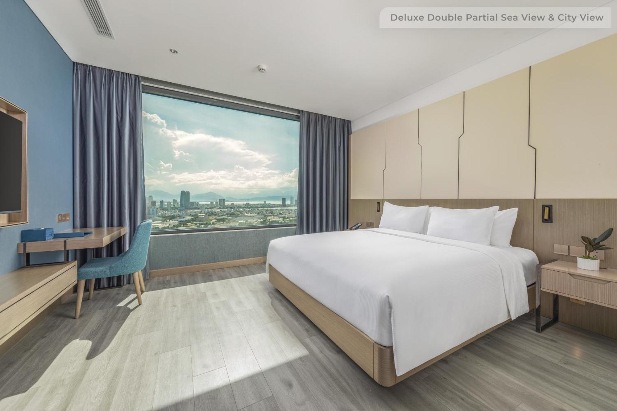 Awaken Da Nang Hotel Bagian luar foto