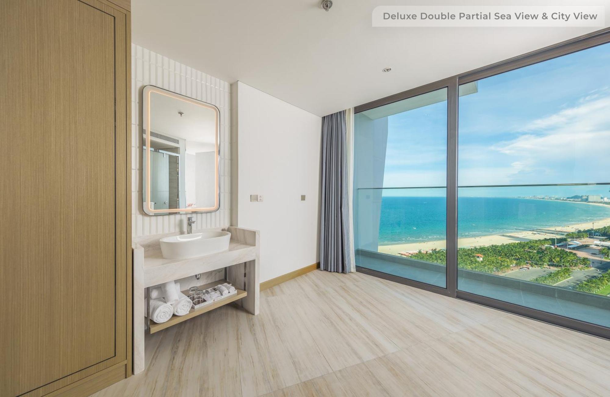 Awaken Da Nang Hotel Bagian luar foto